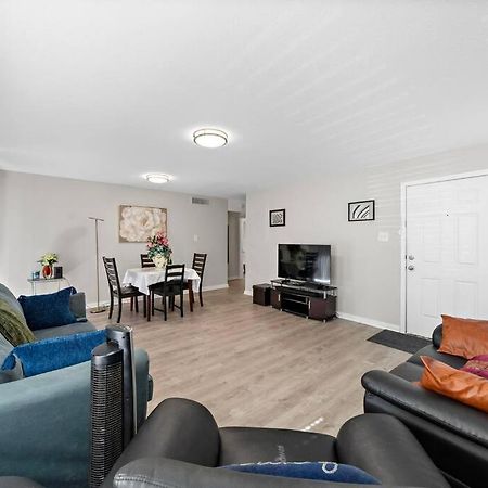 Cozy, Dedicated Workspace, Fast Wi-Fi Apartment Houston Exterior photo