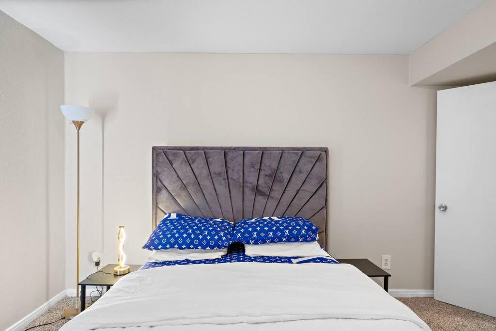 Cozy, Dedicated Workspace, Fast Wi-Fi Apartment Houston Exterior photo